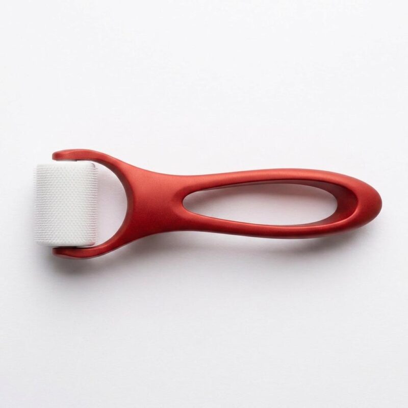 红色手柄微针滚轮-俯视 Matte Full Metal Integrated Derma Roller, Luxury Frosted Straight Handle Microneedling Tool
