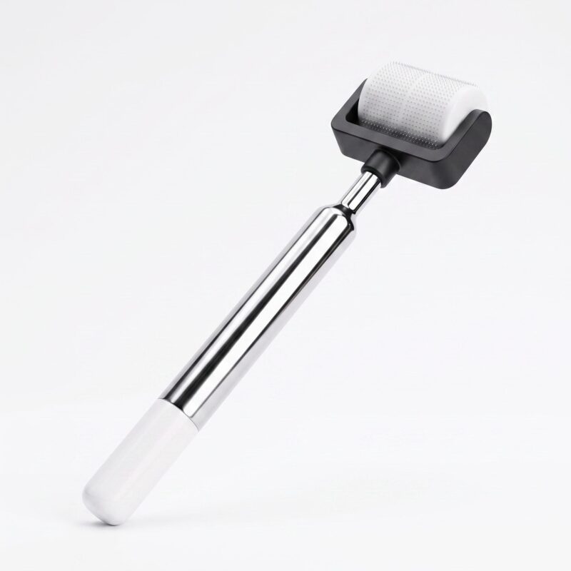 Two-tone Metal Spliced Straight Handle Derma Roller, Luxury Microneedling Tool For Face Serum Absorption