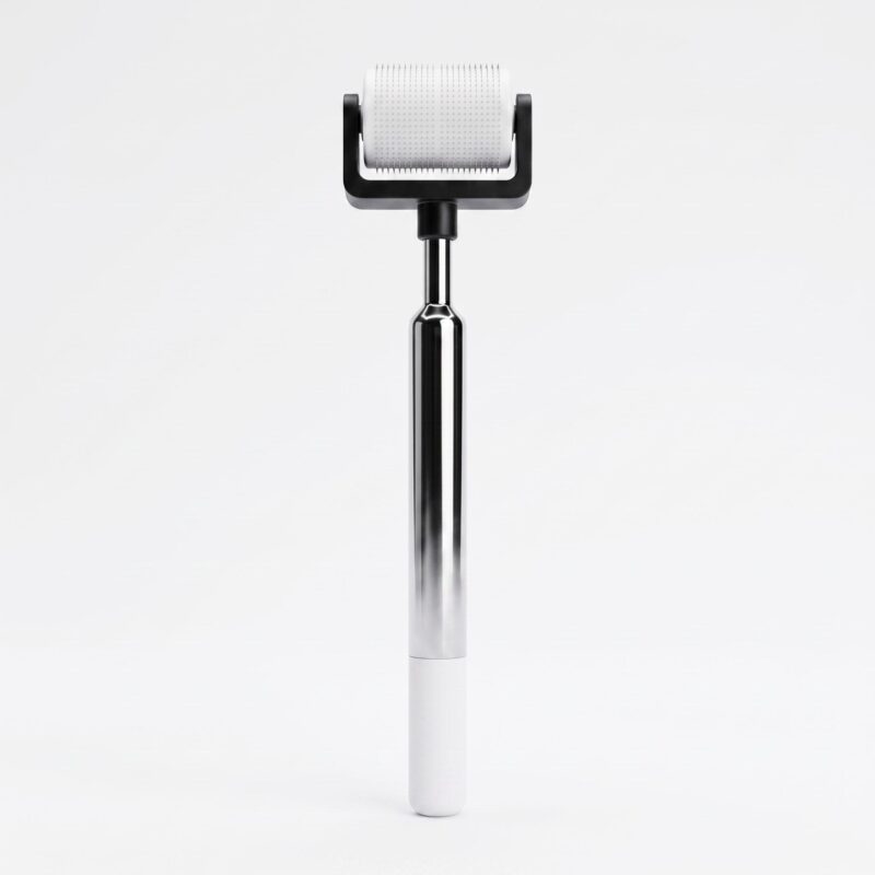 Two-tone Metal Spliced Straight Handle Derma Roller, Luxury Microneedling Tool For Face Serum Absorption