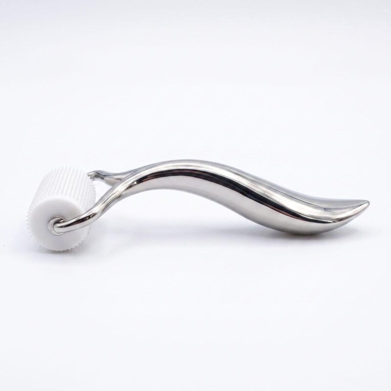 银色流线型滚轮美容仪-侧面 Fish-tail Streamline Derma Roller Handle for Hyaluronic Acid Microneedle, Compatible with Soluble HA Microneedle Roller Head
